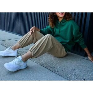 Brooks Ghost 16 Womens 10.5 Shoes White Grey Sneaker Walking Running 1204071B151